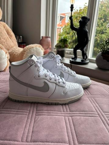 Nike schoenen beschikbaar voor biedingen