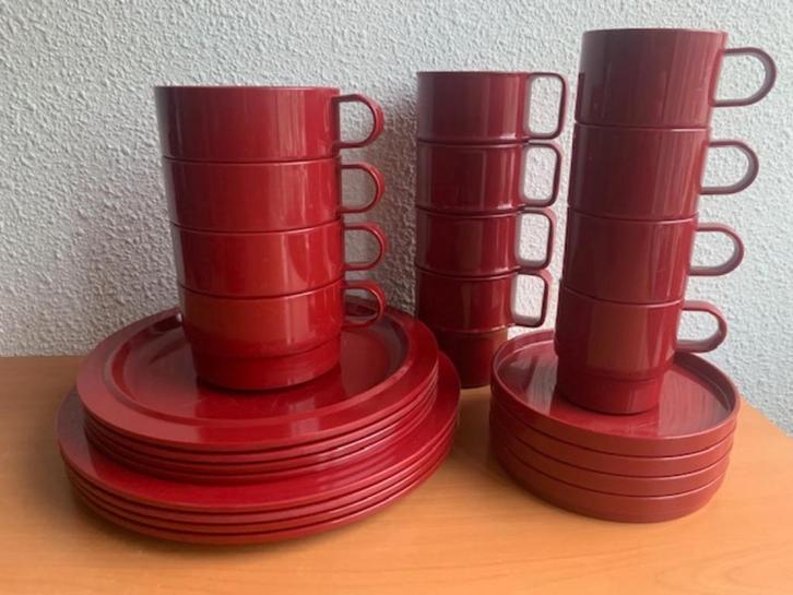 Mepal Rosti Classic: 4 -pers. servies in Bordeaux #2, Caravans en Kamperen, Kampeeraccessoires, Zo goed als nieuw, Ophalen of Verzenden