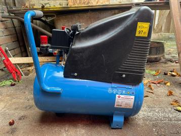 Airpress HLO 215-25 Compressor - Zo goed als nieuw! beschikbaar voor biedingen