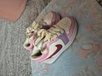 Nike -Jordan -  maat 25 -, Kinderen en Baby's, Kinderkleding | Schoenen en Sokken, Ophalen, Zo goed als nieuw, Jongen of Meisje