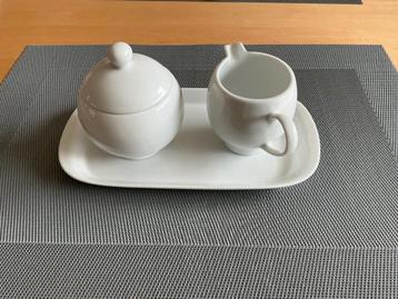Te koop aangeboden suiker en melk setje. beschikbaar voor biedingen