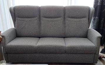 3 en 2 zits bank beschikbaar voor biedingen