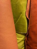 Fluwelen mooie groene  stof op rol per meter € 12,50., Hobby en Vrije tijd, Stoffen en Lappen, 200 cm of meer, Nieuw, Groen, 120 cm of meer