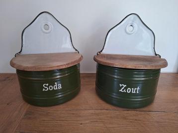 Donkergroen emaille zoutpot en sodapot met gouden bies beschikbaar voor biedingen