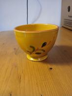 Vaas/Schaal - Geel met Olijf Design, Porselein of Keramiek, Schaal, Rond, Ophalen of Verzenden