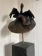 Bronzen sculptuur op marmeren sokkel “Leda en de zwaan”, Ophalen