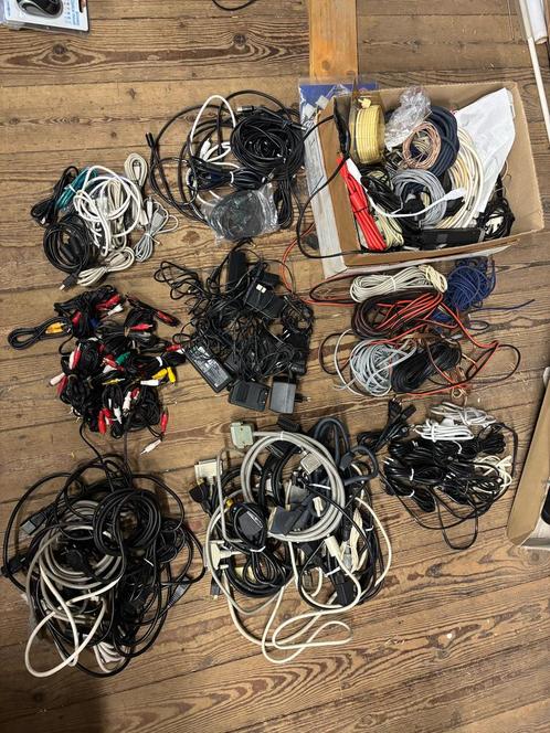 Grote partij kabels - voor losse verkoop of hobbyist, Audio, Tv en Foto, Audiokabels en Televisiekabels, Ophalen of Verzenden