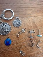 Lotje zilver drie hangers en drie paar oorbellen., Sieraden, Tassen en Uiterlijk, Antieke sieraden, Ophalen of Verzenden, Broche