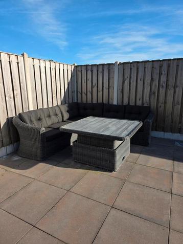 Luxe Tambohuse Loungeset met Verstelbare Tafel beschikbaar voor biedingen