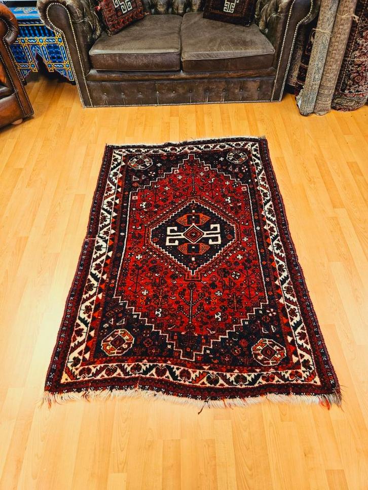 Perzisch Handgeknoopt Shiraz Tapijt. OPRUIMACTIE!, Huis en Inrichting, Stoffering | Tapijten en Kleden, Zo goed als nieuw, 100 tot 150 cm