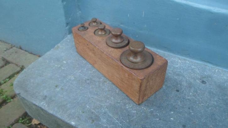 Gewichtenblok messing gewichten geijkt koper 50 gr - 1kg, Antiek en Kunst, Antiek | Gereedschap en Instrumenten, Ophalen of Verzenden