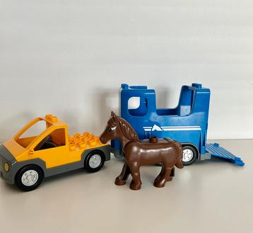 Duplo paardentrailer met paard