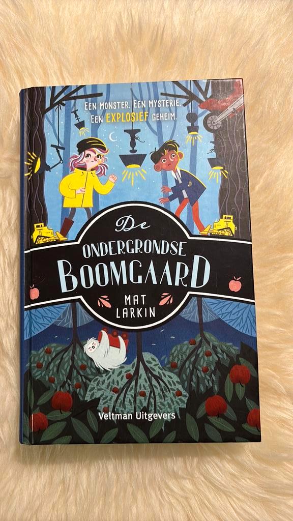 Mat Larkin - De ondergrondse boomgaard z.g.a.n., Boeken, Kinderboeken | Jeugd | 10 tot 12 jaar, Zo goed als nieuw, Ophalen of Verzenden