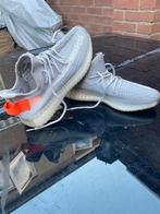 Adidas Yeezy Boost 350 V2 Dazzling Blue Maat 44, Kleding | Heren, Schoenen, Ophalen of Verzenden, Gedragen, Overige kleuren, Sneakers of Gympen