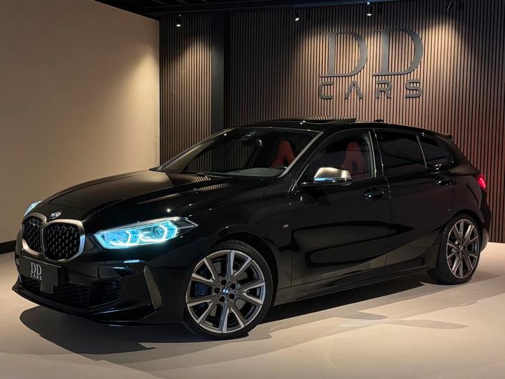 BMW 1-Serie M135i 306PK | Pano | M-Seat | HuD | H&K | Perf |, Auto's, BMW, Bedrijf, 1-Serie, 4x4, ABS, Achteruitrijcamera, Adaptieve lichten
