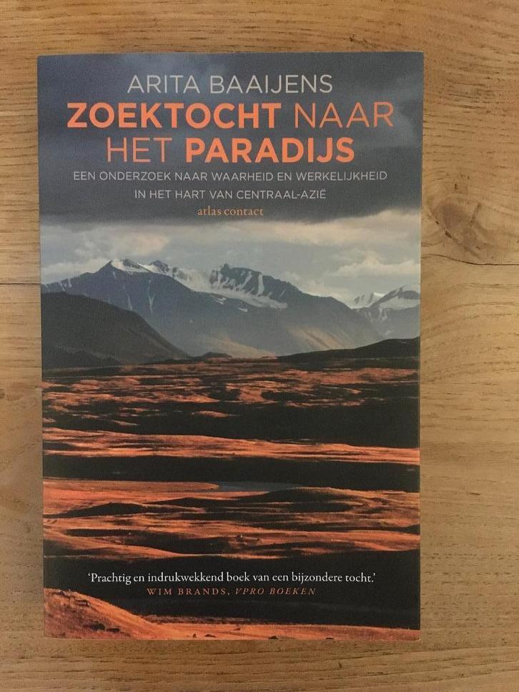 Zoektocht naar het paradijs, 	Arita Baaijens,, Boeken, Reisverhalen, Zo goed als nieuw, Europa, Ophalen of Verzenden