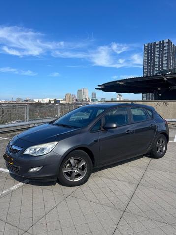 Opel Astra 1.4 Turbo Ecotec 103KW 5-D 2010 Grijs beschikbaar voor biedingen