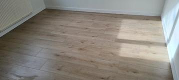 Laat uw laminaat vloer leggen door een vakman  beschikbaar voor biedingen