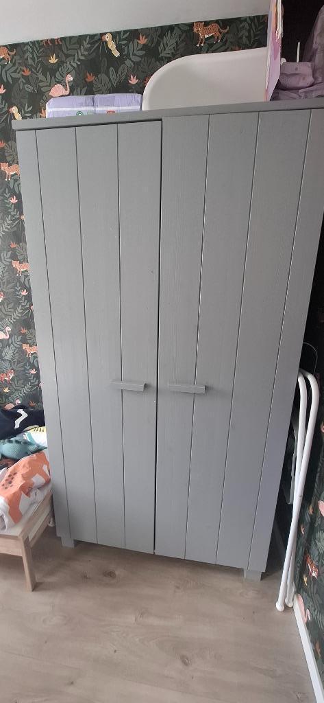 woood Dennis 2 deurs kast, Huis en Inrichting, Kasten | Kledingkasten, Gebruikt, 200 cm of meer, 100 tot 150 cm, 50 tot 75 cm