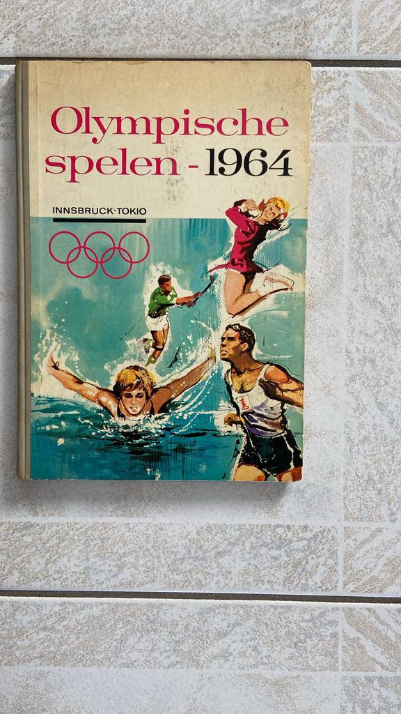 Boek olympische spelen 1964, Boeken, Ophalen of Verzenden, Zo goed als nieuw