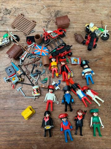 Oude playmobil poppetjes en assecoires beschikbaar voor biedingen