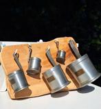 Vintage Tinnen Maatbekers op Houten Rekje, keukengereedschap, Ophalen of Verzenden