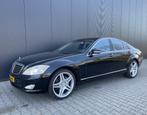 Mercedes-Benz S550 5.5 V8 2005 Aut. Nwe APK - Youngtimer, Auto's, Automaat, Achterwielaandrijving, USB, 109 €/maand
