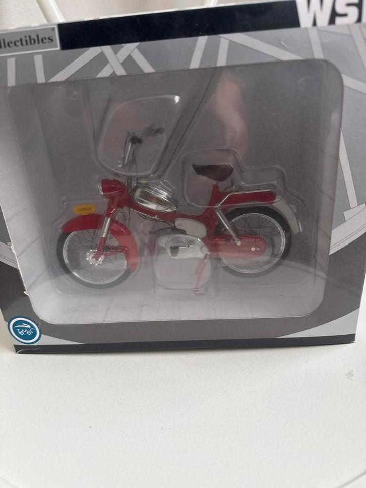 Tomos 2L schaalmodel 1:10 - WSI Collectibles in doos, Hobby en Vrije tijd, Modelauto's | 1:5 tot 1:12, Zo goed als nieuw, Motor