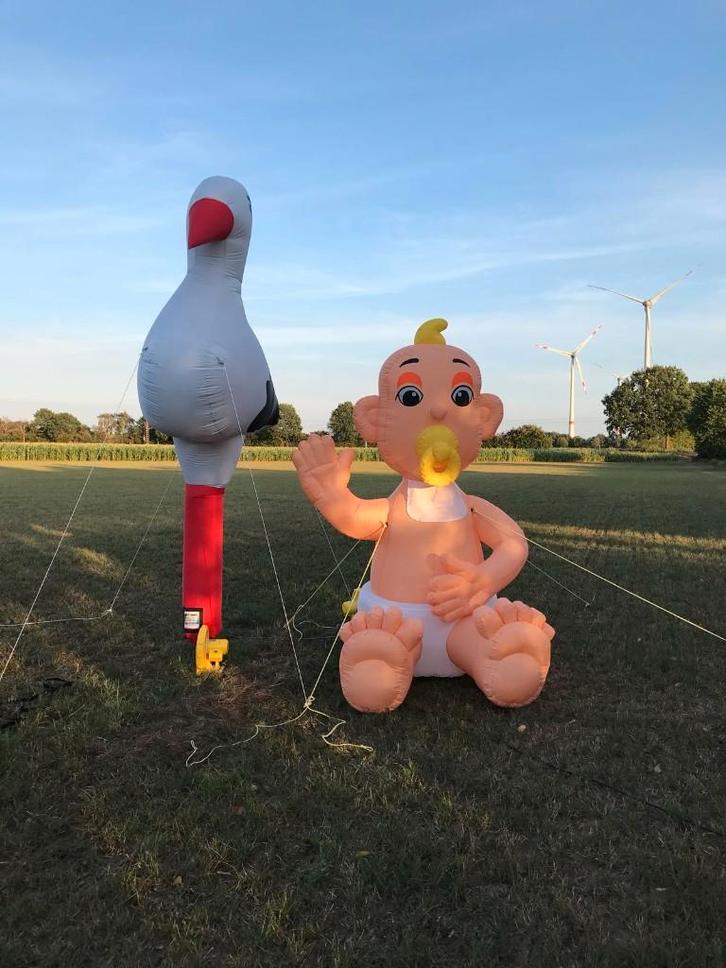 Opblaasbare Ooievaar, Opblaasbare Baby, Geboorte, Oldenzaal, Hobby en Vrije tijd, Feestartikelen | Verhuur, Zo goed als nieuw