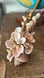 Vintage tiki hawaii schelpenkunst bloemenboeketje, Ophalen of Verzenden, Gebruikt