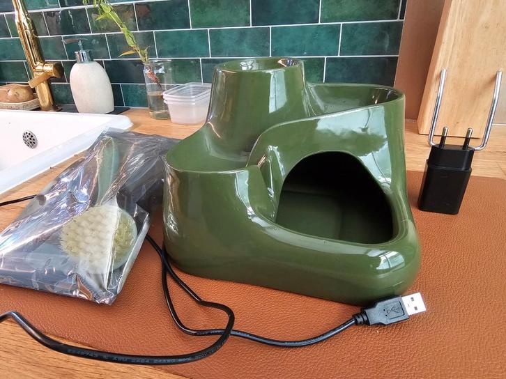 Mooie keramiek katten drinkfontein, Dieren en Toebehoren, Kattenvoerbakken en Drinkbakken, Gebruikt, Automatisch, Ergonomisch