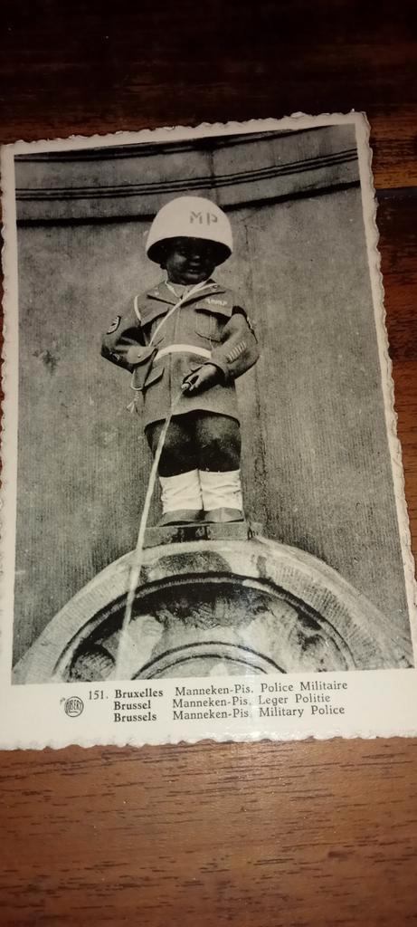 Oude fotokaart Manneken Pis, Brussel, Verzamelen, Ansichtkaarten | België, Gelopen, Brussel (Gewest), 1940 tot 1960, Ophalen of Verzenden