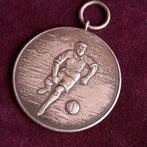Grote Medaille Voetbal KNVB 1947 Drenthe 1e prijs, Postzegels en Munten, Penningen en Medailles, Zilver, Verzenden