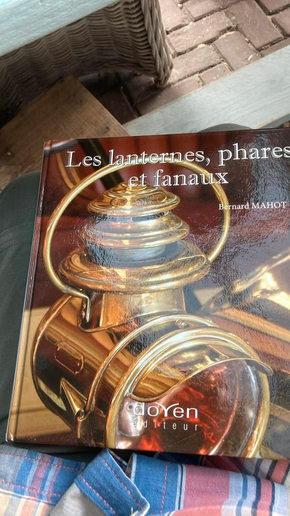 Boek over antieke fiets auto en spoor verlichting carbidlamp, Boeken, Auto's | Boeken, Zo goed als nieuw, Algemeen, Ophalen of Verzenden