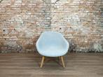 Hay AAL 83 lichtblauw bij TheReSales, Huis en Inrichting, Fauteuils, Hout, 75 tot 100 cm, Ophalen of Verzenden, Zo goed als nieuw