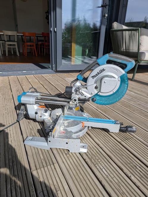 Makita LS0815FLN Afkortzaag 230V – 1400W, Doe-het-zelf en Verbouw, Gereedschap | Zaagmachines, Zo goed als nieuw, Afkortzaag, 1200 watt of meer