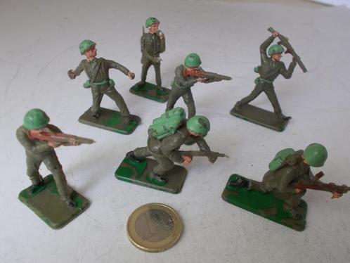 Vintage Crescent Toys U.S. SOLDIERS 7 X., Hobby en Vrije tijd, Modelbouw | Figuren en Diorama's, Gebruikt, Figuur of Figuren, 1:35 tot 1:50