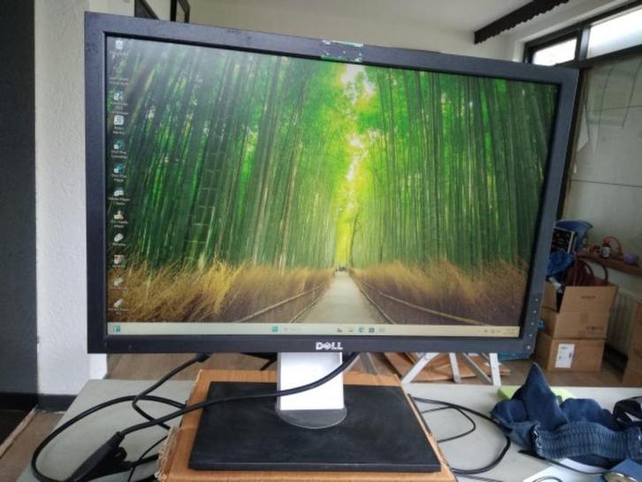 Dell Professional U2210t 22-inch Monitor. 10 stuks, Computers en Software, Monitoren, Refurbished, 60 Hz of minder, DisplayPort