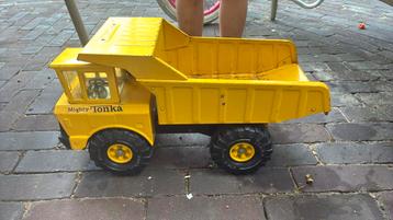 Tonka gele kiepwagen beschikbaar voor biedingen