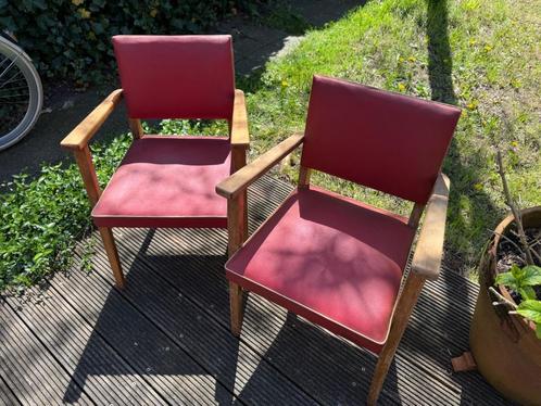 Vintage Franse stoeltjes - rood, Huis en Inrichting, Stoelen, Gebruikt, Twee, Hout, Kunststof, Rood, Ophalen