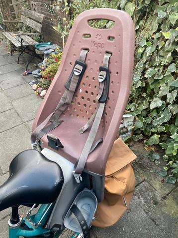 Yepp Achterzitje Bruin met Adapter beschikbaar voor biedingen