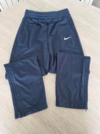 Joggingbroek nike maat 128 nieuw, Kinderen en Baby's, Kinderkleding | Maat 128, Broek, Nieuw, Ophalen of Verzenden, Nike