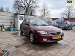 Mazda 323 1.6i Touring AUTOMAAT AIRCO NAP 2E EIGENAAR, Auto's, Mazda, Gebruikt, Elektrische ramen, 400 kg, 49 €/maand