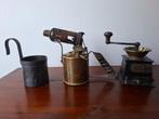 Antieke paraffinebrander, koffiemolen en maatbeker, Antiek en Kunst, Antiek | Gereedschap en Instrumenten, Ophalen of Verzenden