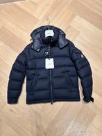 Moncler Montgenevere Jas - Maat S/1 - Nieuw!, Kleding | Heren, Jassen | Winter, Moncler, Blauw, Nieuw, Ophalen of Verzenden