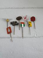 8 reclame speldjes, Verzamelen, Speldjes, Pins en Buttons, Ophalen of Verzenden, Gebruikt, Overige onderwerpen, Speldje of Pin