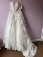 Wedding dress - bought in UK - new, Ophalen, Nieuw