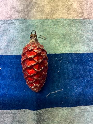 Oude antieke kerstversiering beschikbaar voor biedingen