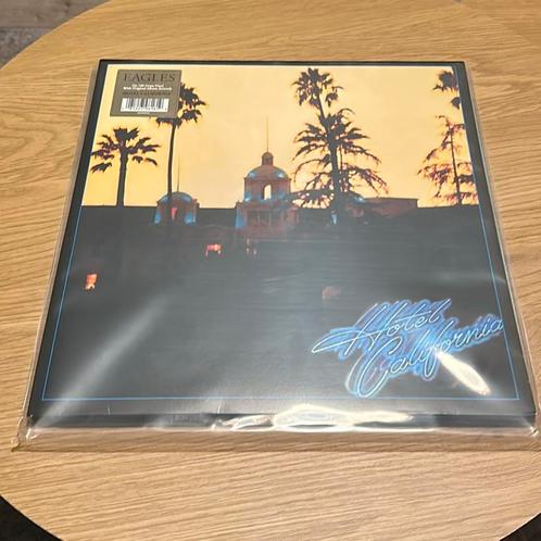 Eagles – Hotel California LP defect, NM+poster €5, Cd's en Dvd's, Vinyl | Rock, Zo goed als nieuw, Poprock, Ophalen of Verzenden