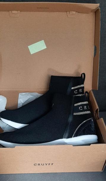 Cruyff Olympique Gympen/Boots Mt 41 nieuw beschikbaar voor biedingen
